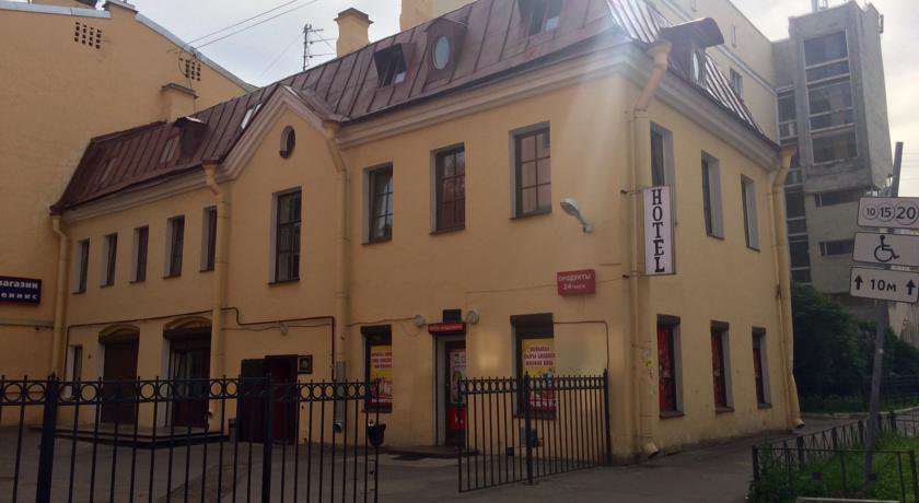 Гостиница Lilya Brik Hotel Санкт-Петербург